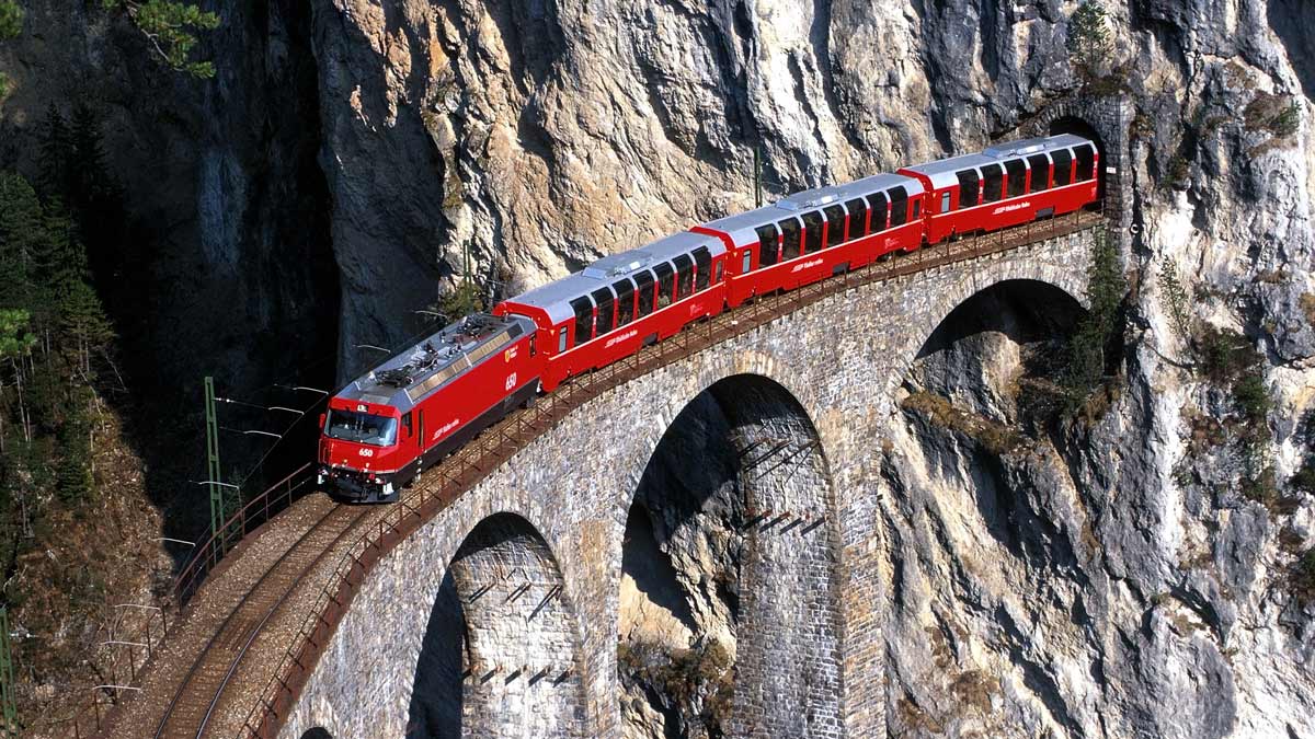 Bernina Express in carrozza panoramica magia d’Autunno