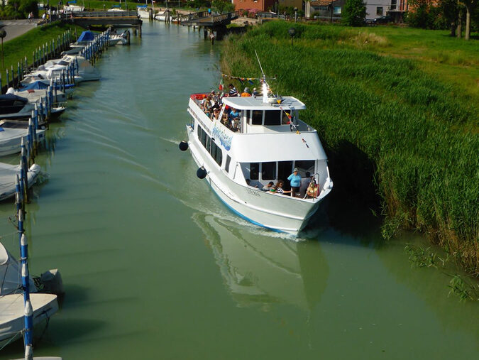 Minicrociera nella laguna veneta di Caorle, la piccola Venezia